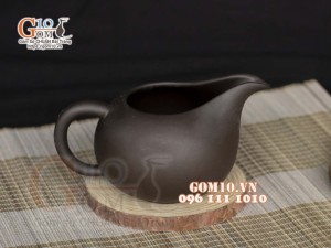 Chén tống trà gốm đen