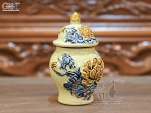 Chóe thờ men hoàng tộc đắp nổi Sen Cát Tường, cao 12cm