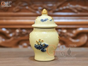 Chóe thờ men hoàng tộc đắp nổi Sen Cát Tường, cao 12cm