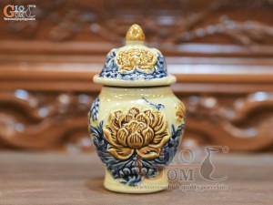 Chóe thờ men hoàng tộc đắp nổi Sen Cát Tường, cao 12cm