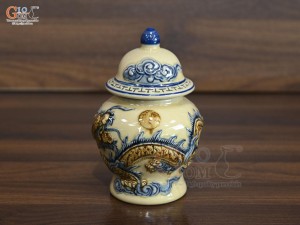 Chóe thờ men hoàng tộc đắp nổi Rồng Phúc Mãn, cao 17cm