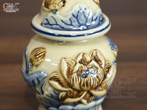 Chóe thờ men hoàng tộc đắp nổi Sen Phú Quý, cao 13cm
