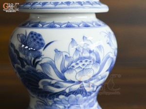 Chóe thờ men lam cổ vẽ hoa Sen Tài Lộc, cao 18cm