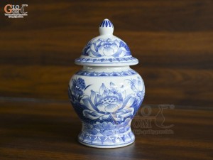 Chóe thờ men lam cổ vẽ hoa Sen Tài Lộc, cao 18cm