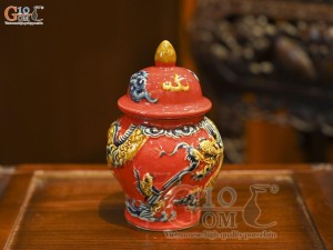 Chóe thờ men màu đắp nổi Rồng Như Ý nền đỏ, cao 14cm