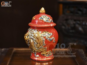 Chóe thờ men màu đắp nổi Rồng Như Ý nền đỏ vẽ vàng 24k, cao 18cm