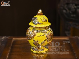 Chóe thờ men màu đắp nổi Rồng Như Ý nền vàng vẽ vàng 24k, cao 18cm