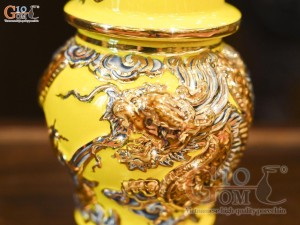 Chóe thờ men màu đắp nổi Rồng Như Ý nền vàng vẽ vàng 24k, cao 18cm