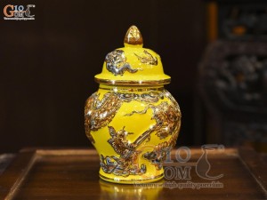 Chóe thờ men màu đắp nổi Rồng Như Ý nền vàng vẽ vàng 24k, cao 22cm