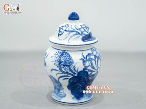 Chóe thờ men trắng họa tiết sen, cao 18cm