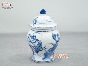 Chóe thờ men trắng họa tiết sen, cao 18cm
