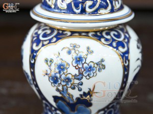 Chóe thờ men trắng họa tiết Tứ Cảnh Tài Lộc vẽ vàng 24k, cao 19cm