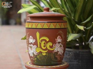 Chum gốm đất đỏ đựng gạo khắc hoa Sen Lộc, 20kg (nắp thấp)