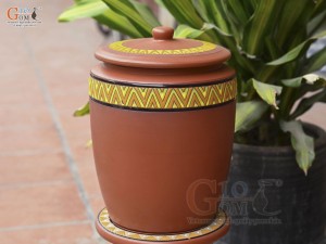 Chum gốm đất đỏ đựng gạo khắc hoa Sen Phúc Lộc, 20kg (nắp thấp)