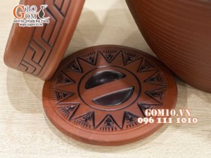 Chum gốm ngâm rượu dáng vai vuông họa tiết Đông Sơn Âu Lạc, 35 Lít (Có vòi)