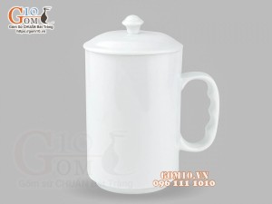 Cốc sứ dáng cao quai nắm men trắng có nắp, 450ml