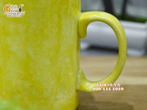 Cốc sứ quai tròn men đá màu vàng chanh 450ml