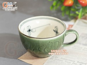 Cốc capu xanh đồng vẽ Chuồn kim