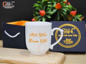 Cốc chóp lửa men trắng in logo Badminton Gốm 10 2023