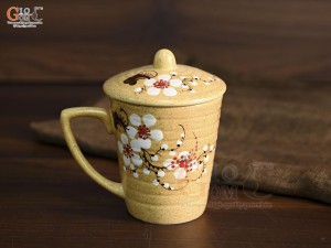 Cốc gốm có nắp men gốm vẽ hoa đào, dung tích 320ml