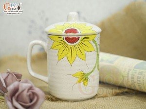 Cốc gốm có nắp men kem vẽ hoa hướng dương, 350ml