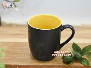 Cốc sứ có quai dáng bầu màu đen lòng vàng, 8cm
