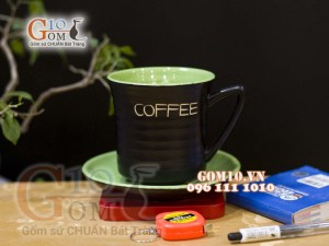 Cốc gốm cà phê xanh quai tam giác, đường kính miệng 8,3cm