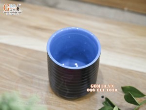 Cốc sứ dáng trụ màu đen lòng màu xanh dương, 7cm