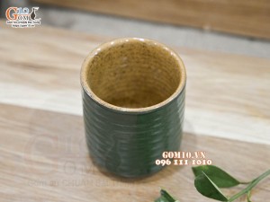 Cốc sứ dáng trụ màu xanh lá lòng gốm, 7cm