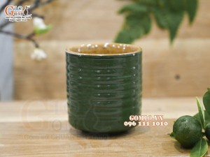 Cốc sứ dáng trụ màu xanh lá lòng gốm, 7cm