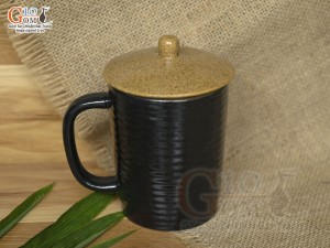Cốc gốm đen dáng quai vuông sóng biển có nắp, 350ml