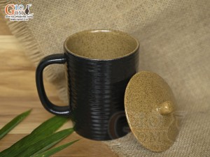 Cốc gốm đen dáng quai vuông sóng biển có nắp, 350ml