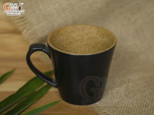 Cốc gốm đen dáng vát quai tròn, 250ml