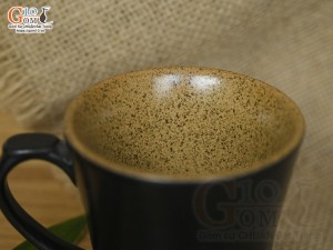 Cốc gốm đen dáng vát quai tròn, 250ml