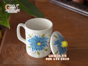 Cốc nắp men gốm vẽ hoa (Nhiều màu), đường kính 8cm