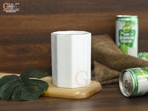 Cốc sứ bát giác men trắng kẻ chỉ vàng