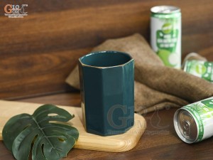 Cốc sứ bát giác men xanh kẻ chỉ vàng