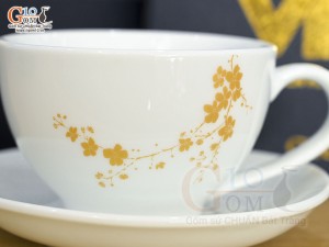 Cốc sứ capuchino men trắng hoa mai in logo VTV, 250ml