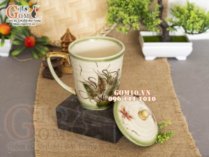 Cốc sứ có nắp men vuốt vẽ chuồn khoai 320ml