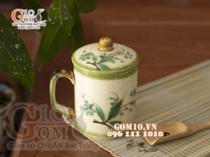 Cốc sứ có nắp men vuốt vẽ tre xanh, đường kính 8cm
