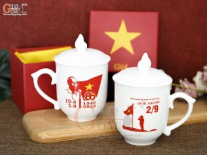 Cốc sứ có nắp mừng Đại lễ kỷ niệm 80 năm Cách mạng tháng 8 và Quốc khánh 2/9