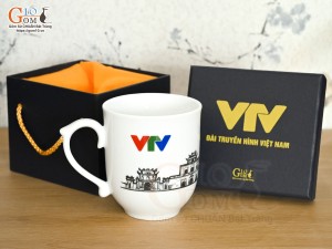 Cốc sứ dáng chóp lửa men trắng cảnh Hà Nội, in logo VTV, 400ml