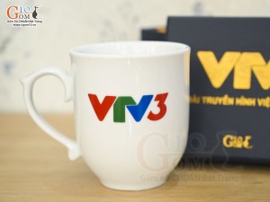 Cốc sứ dáng chóp lửa men trắng in logo VTV3, 400ml