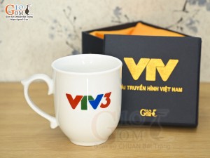 Cốc sứ dáng chóp lửa men trắng in logo VTV3, 400ml