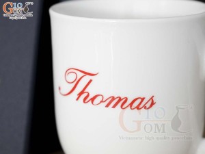 Cốc sứ dáng chóp lửa men trắng logo VTV in tên , 400ml