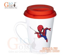 Cốc sứ dáng vát men trắng nắp silicon, in hình Spiderman, 400ml