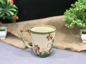Cốc sứ dáng vát men vuốt vẽ sen