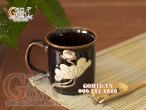 Cốc sứ men hỏa biến gấm quẹt màu mật ong khắc sen, đường kính 8cm