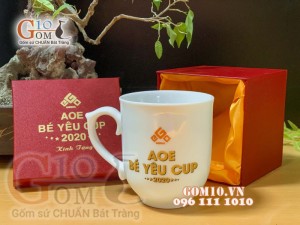 Cốc sứ men trắng dáng chóp in logo 