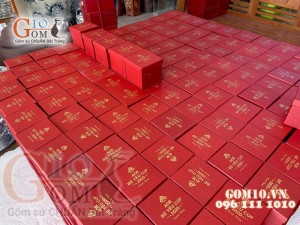 Cốc sứ men trắng dáng chóp in logo 